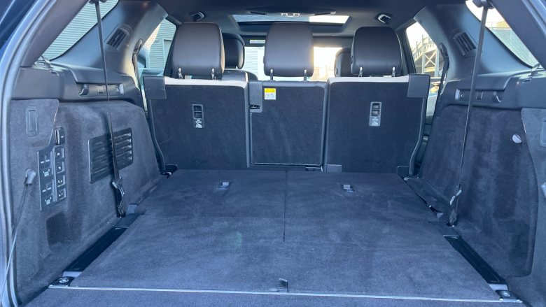 Land Rover Discovery 3.0 D300 Metropolitan Edition 5dr Auto Diesel Station Wagon